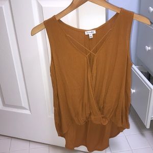 Super cute yellow free people shirt!!